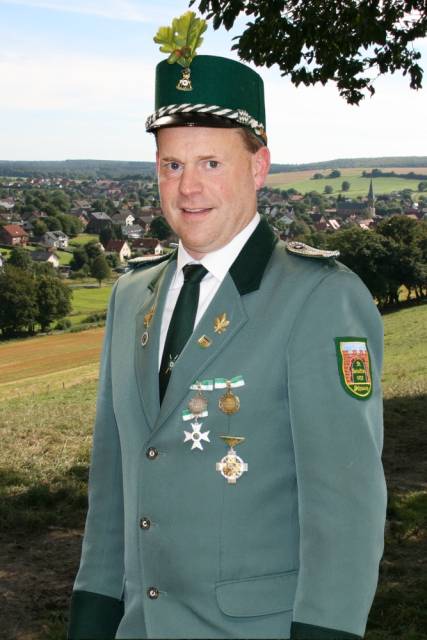 2. Fahnenoffizier